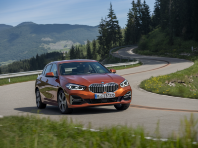 Bmw 116i 109 ch compacte premium essence à lessai im vergleich rivalen
